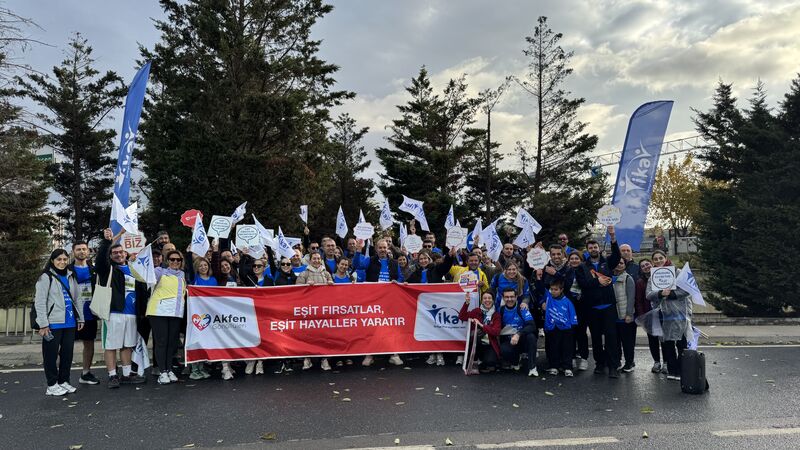 Akfen Gönüllüleri, İstanbul Maratonu'nda Eğitimde Eşit Bir Gelecek İçin Bir Araya Geldi